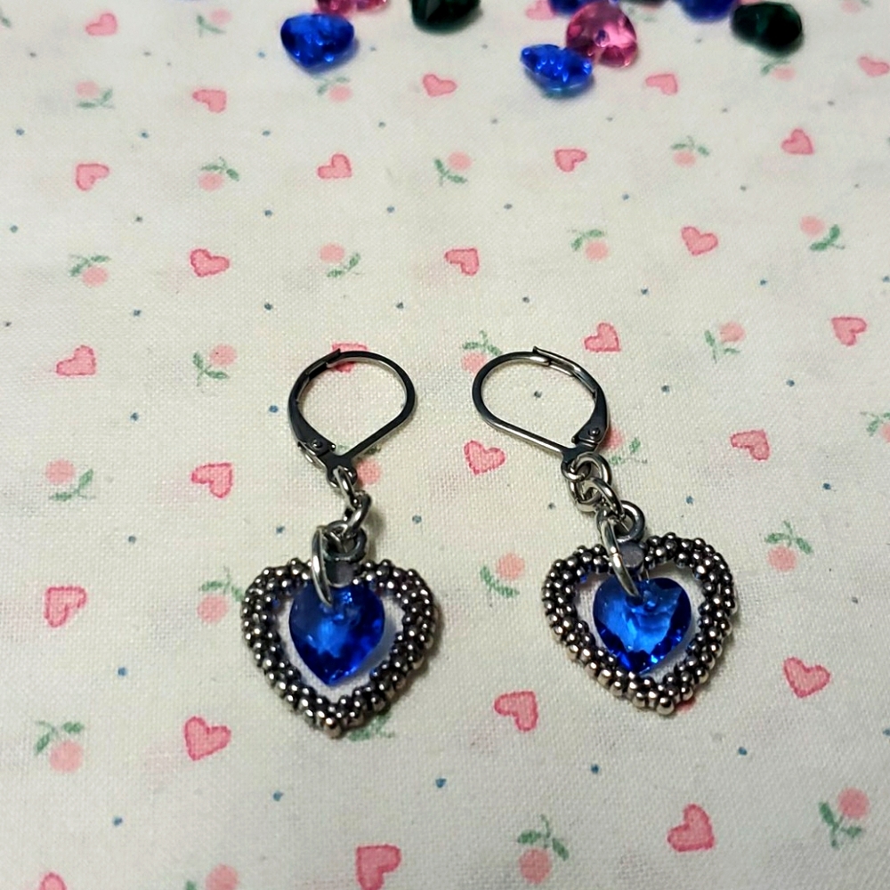 'PRICE DROP'! Silver Leaver Back Heart Earrings.